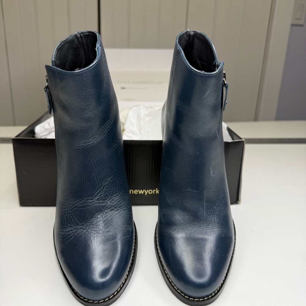 Marc Joseph Grand Central Navy Leather Ankle Boots - Sleek Zip, size 8, NEW!